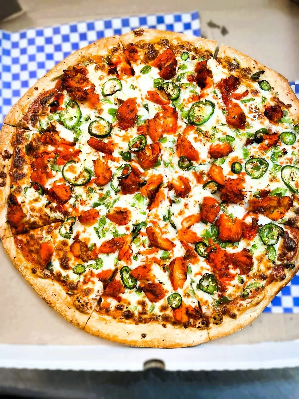 4BLYXNLWHJEY7DAN4U4EFFVR (1) Chicken Tikka Pizza - Image 1