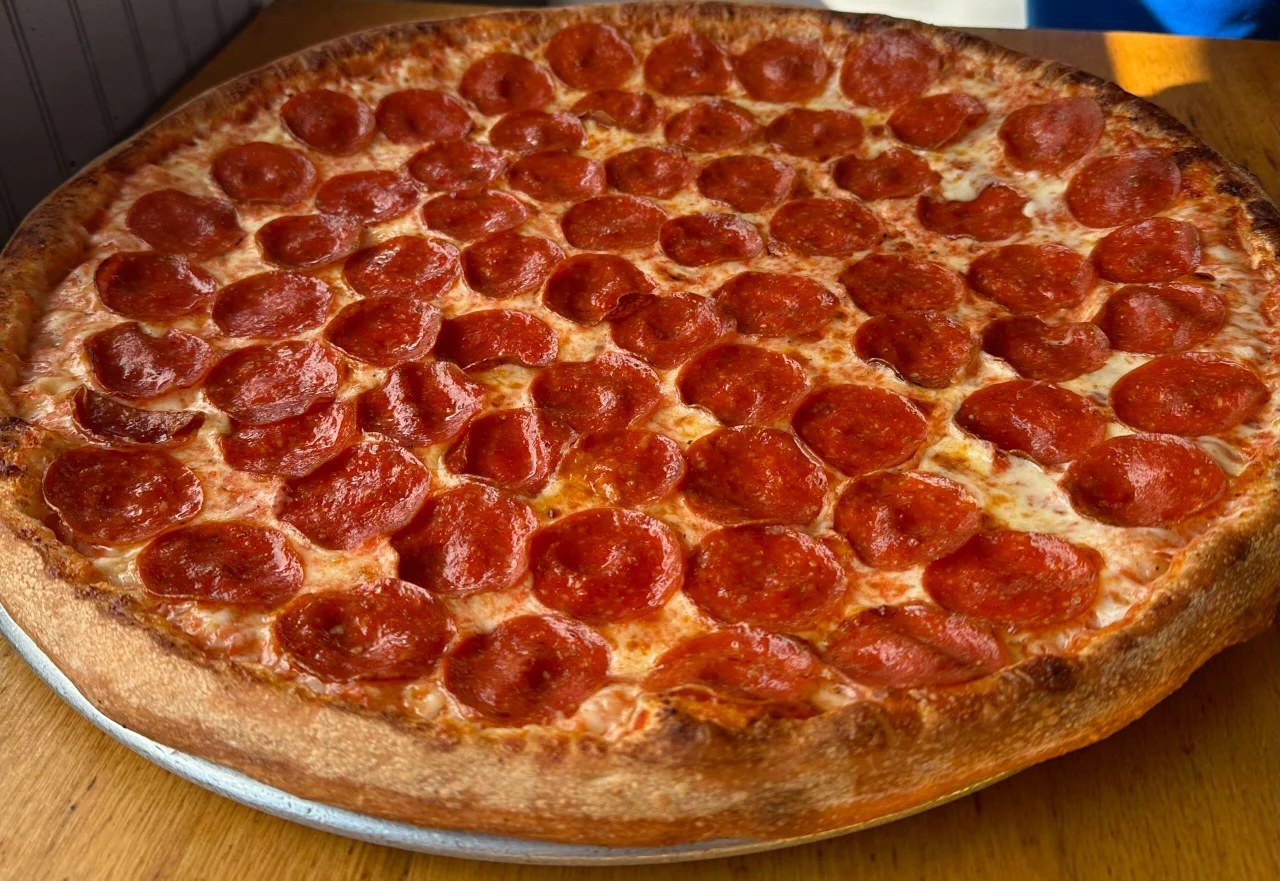 XGQKFQ74F43DCUVO3DPROJQZ Pepperoni Pizza - Image 1